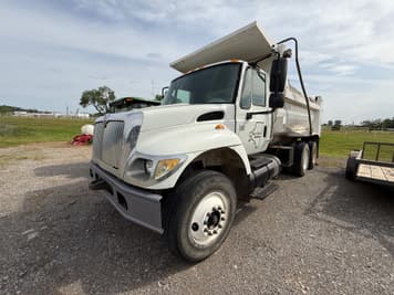 Main image International 7400